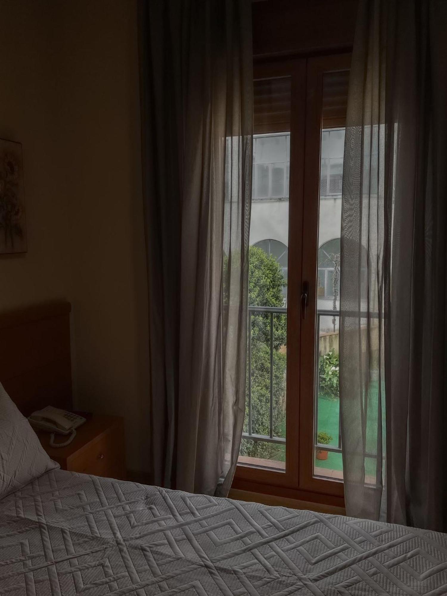 Hotel Castilla Caces Εξωτερικό φωτογραφία