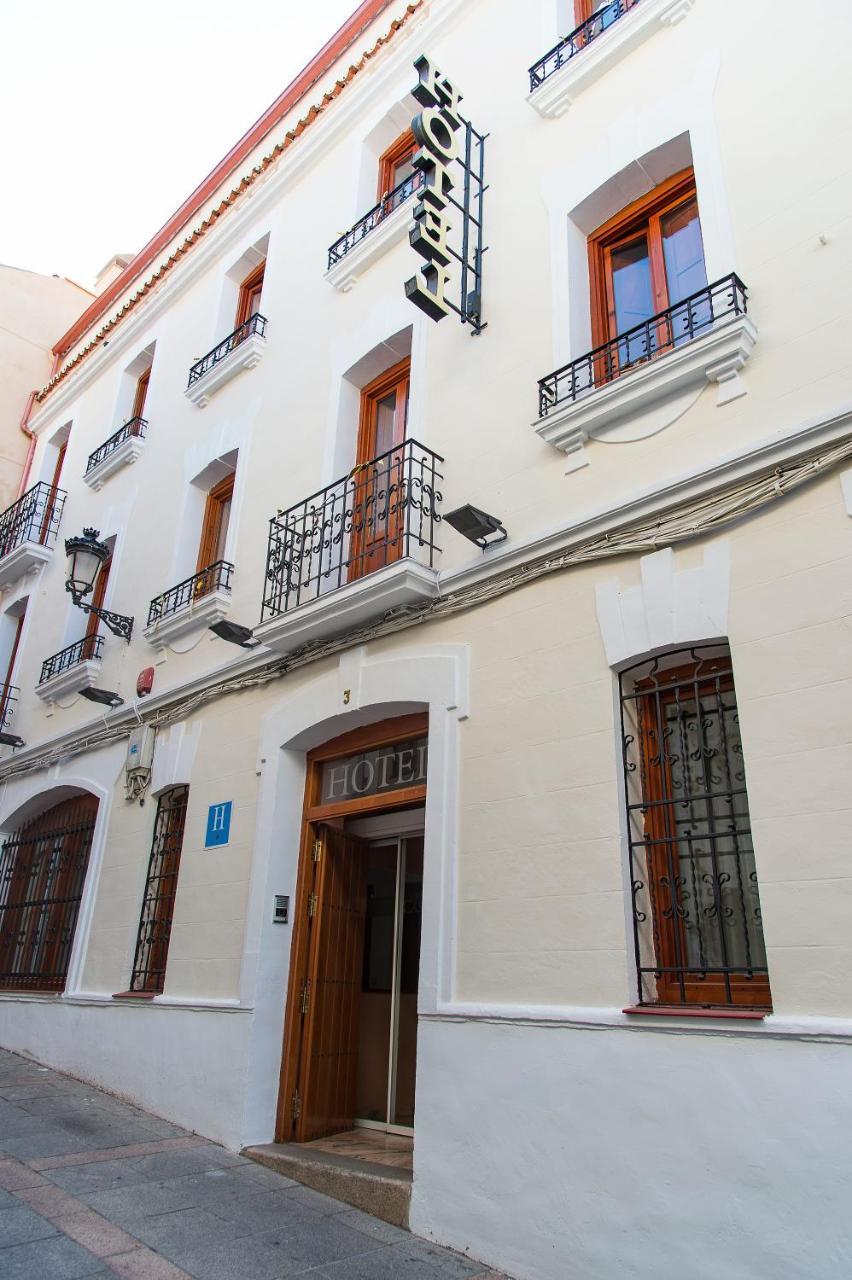 Hotel Castilla Caces Εξωτερικό φωτογραφία