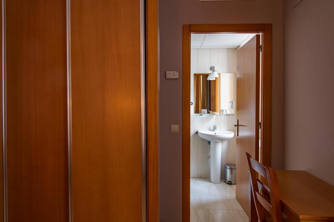 Hotel Castilla Caces Εξωτερικό φωτογραφία