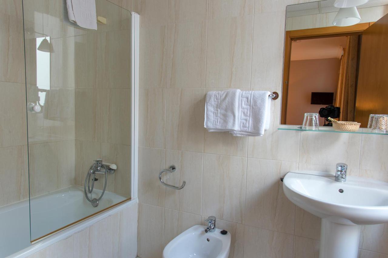 Hotel Castilla Caces Εξωτερικό φωτογραφία